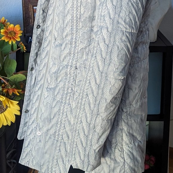 Gray Winter Coat for Women Size Small (Regent and Company) - Picture 3 of 10